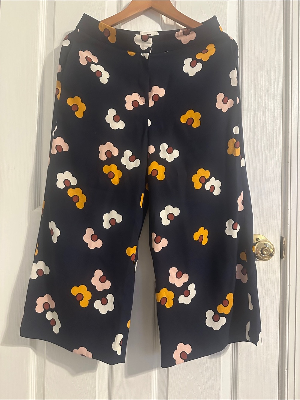 Boden Navy Floral Wide-Leg Culotte Shorts